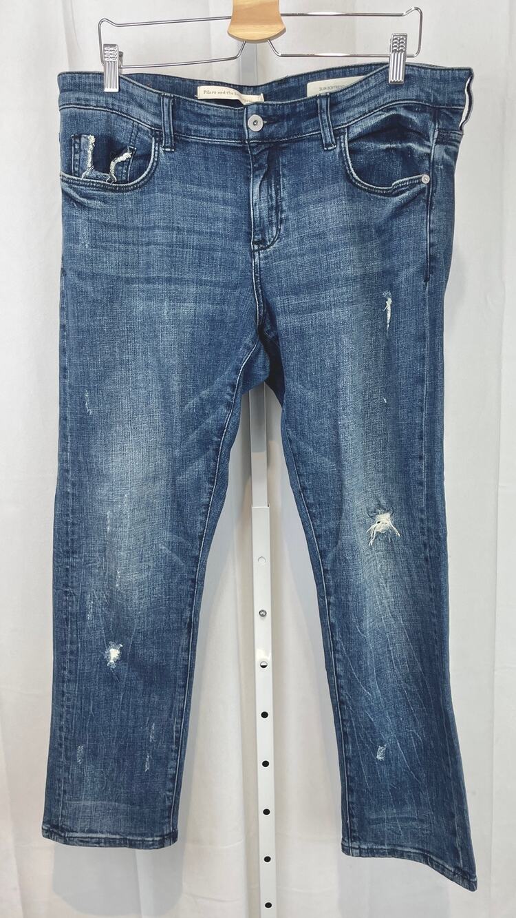 PILCRO Anthropologie Slim Boyfriend Jeans Distressed Medium Wash Blue Size 31